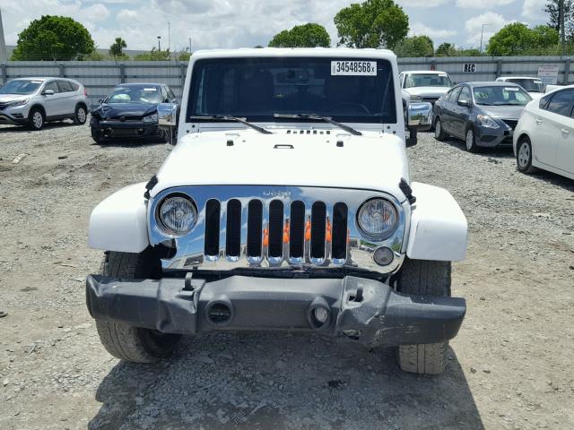 1C4HJWEG7FL643168 - 2015 JEEP WRANGLER U WHITE photo 9