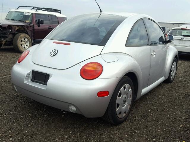 3VWCA21C2YM417480 - 2000 VOLKSWAGEN NEW BEETLE 银色 照片 4