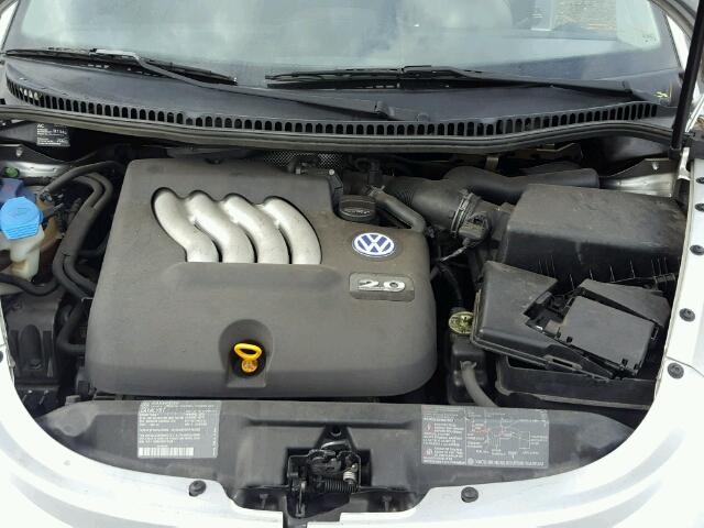 3VWCA21C2YM417480 - 2000 VOLKSWAGEN NEW BEETLE 银色 照片 7