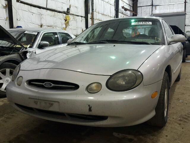 1FAFP53S1XG177938 - 1999 FORD TAURUS SE SILVER photo 2