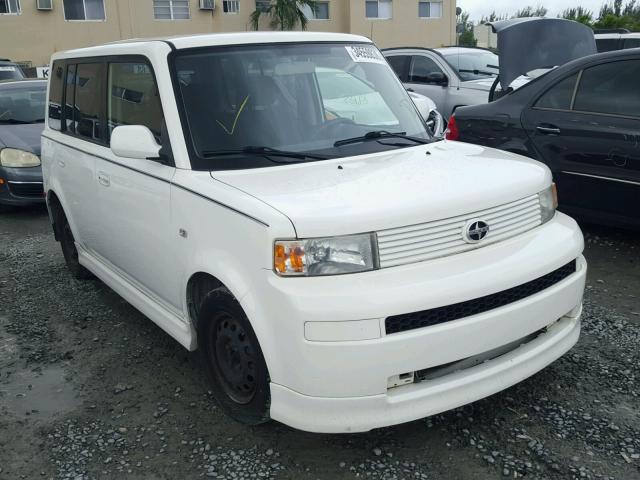 JTLKT324464069894 - 2006 TOYOTA SCION XB WHITE photo 1