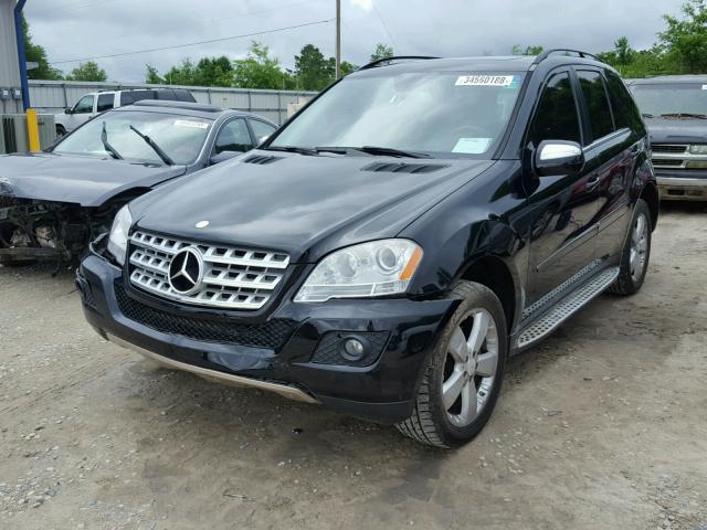 4JGBB8GB1AA575238 - 2010 MERCEDES-BENZ ML 350 4MA BLACK photo 2