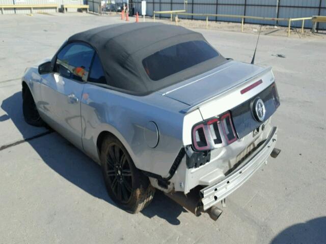 1ZVBP8EM3E5217743 - 2014 FORD MUSTANG SILVER photo 3