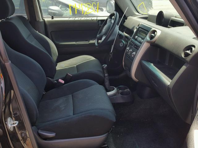 JTLKT334064090675 - 2006 TOYOTA SCION XB BLACK photo 5
