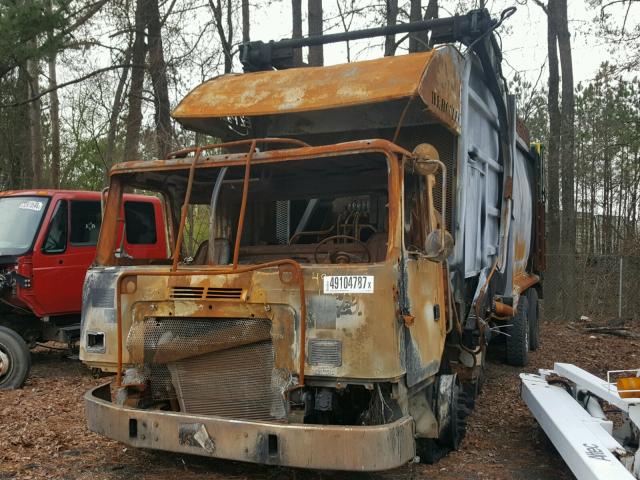 5VCACRSF0GH220834 - 2016 AUTOCAR ACX64 BURN photo 2