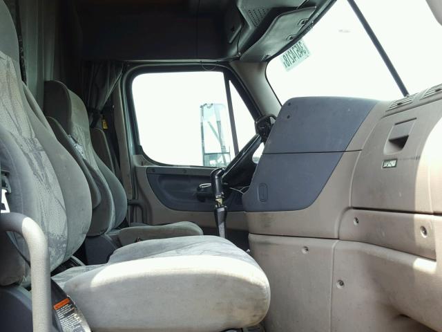 1FUJGLDR09LAK7426 - 2009 FREIGHTLINER CASCADIA 1 GREEN photo 5