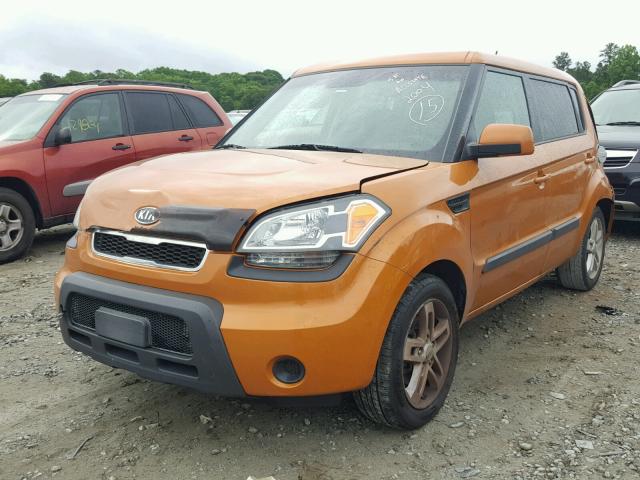 KNDJT2A29B7275951 - 2011 KIA SOUL + ORANGE photo 2