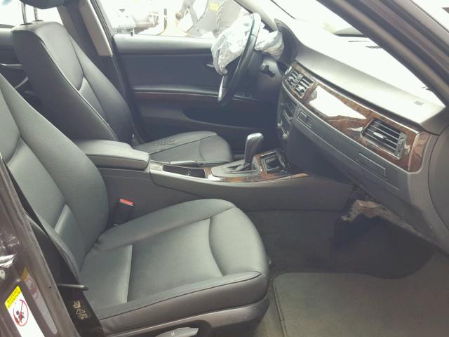 WBAVB17596NK36632 - 2006 BMW 325 I AUTO CHARCOAL photo 5