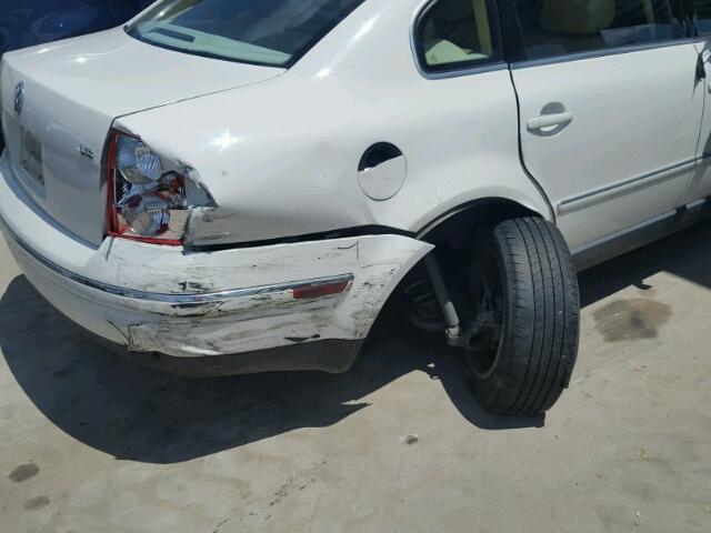 WVWRH63B42P240906 - 2002 VOLKSWAGEN PASSAT GLX 白色 照片 9
