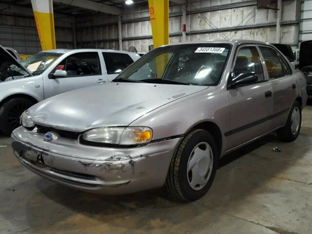 1Y1SK5289YZ438621 - 2000 CHEVROLET GEO PRIZM GRAY photo 2