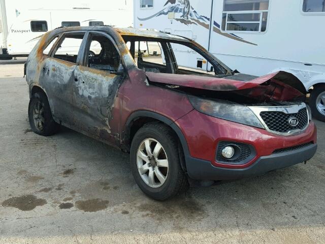 5XYKTDA22BG058566 - 2011 KIA SORENTO BA RED photo 1