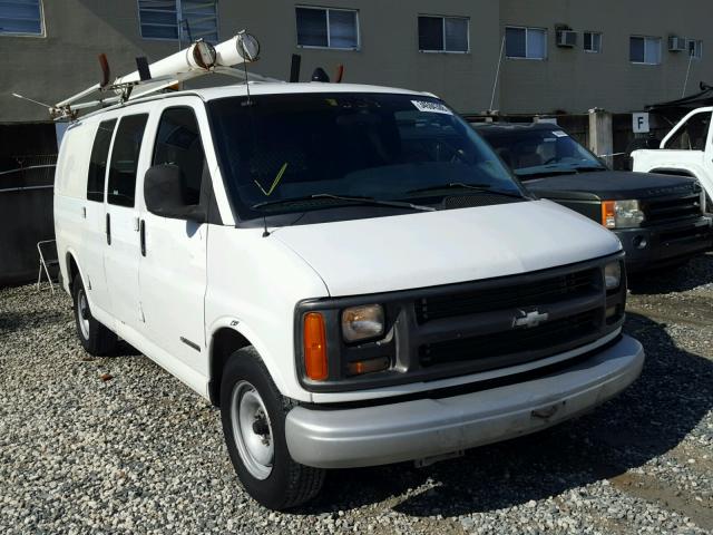 1GCFG25W9W1051031 - 1998 CHEVROLET EXPRESS G2 WHITE photo 1