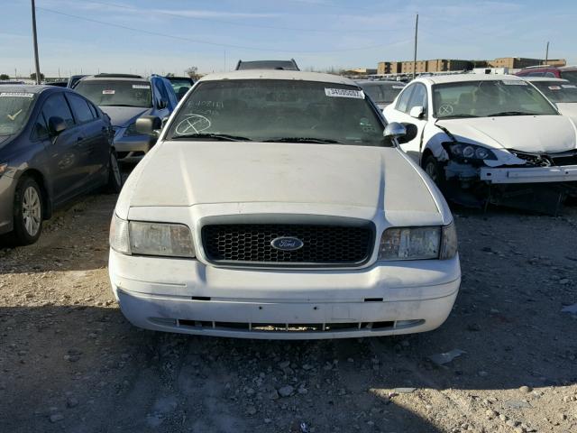 2FAHP71WX3X208506 - 2003 FORD CROWN VICT WHITE photo 10