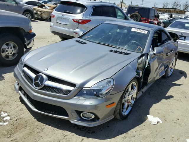 WDBSK7BA4CF168807 - 2012 MERCEDES-BENZ SL 550 GRAY photo 2