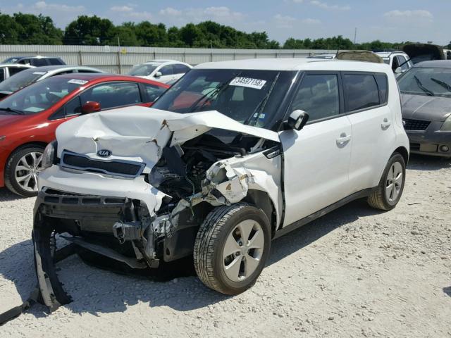 KNDJN2A21F7121895 - 2015 KIA SOUL WHITE photo 2