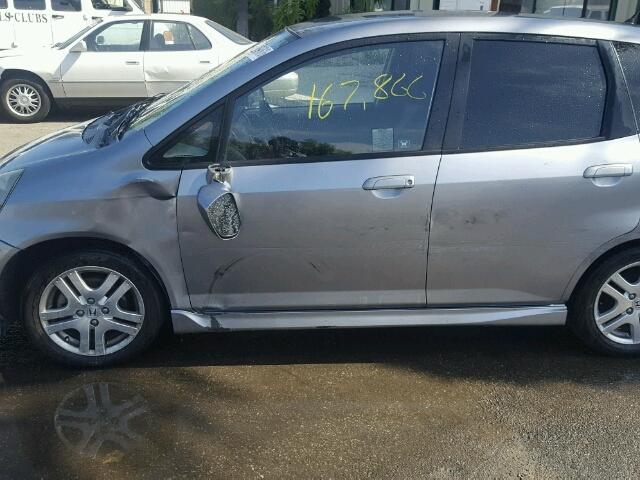 JHMGD38687S062885 - 2007 HONDA FIT S ვერცხლისფერი ფოტო 9