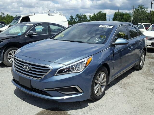 5NPE24AF0GH260373 - 2016 HYUNDAI SONATA BLUE photo 2