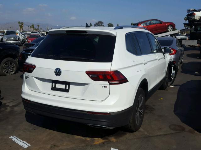 3VV3B7AX8JM074942 - 2018 VOLKSWAGEN TIGUAN SE WHITE photo 4