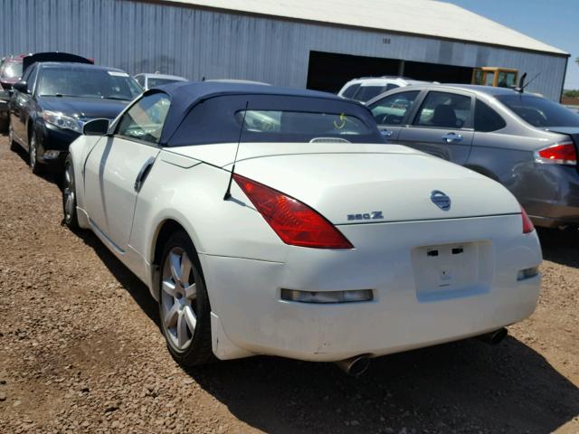 JN1AZ36A75M759095 - 2005 NISSAN 350Z ROADS WHITE photo 3