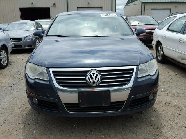 WVWAK73C07P165626 - 2007 VOLKSWAGEN PASSAT BLUE photo 9