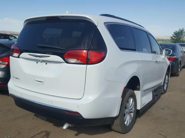 2C4RC1BG4HR523537 - 2017 CHRYSLER PACIFICA T WHITE photo 4