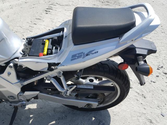 JS1VP53A332105802 - 2003 SUZUKI SV650 SILVER photo 9