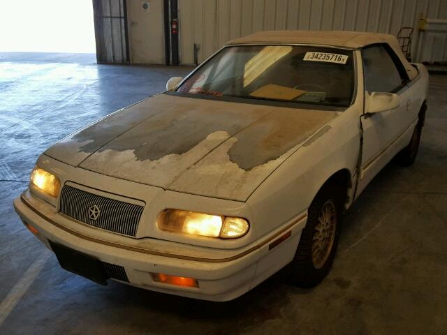 1C3EU4532SF573247 - 1995 CHRYSLER LEBARON GT WHITE photo 2