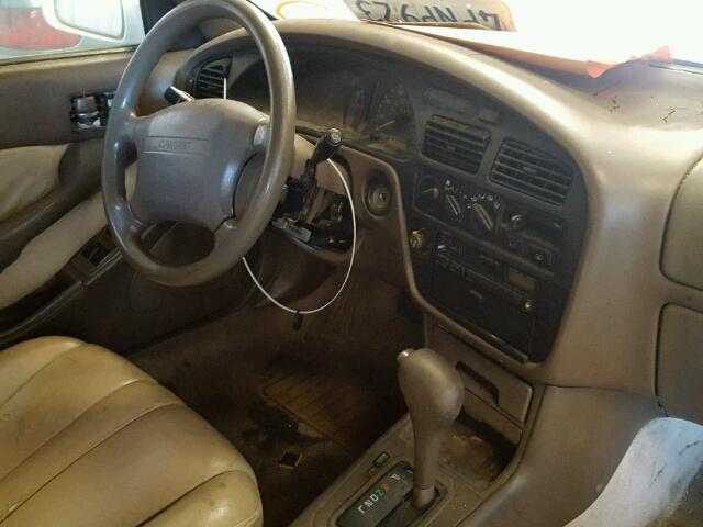 4T1SK12E6SU581769 - 1995 TOYOTA CAMRY LE თეთრი ფოტო 9