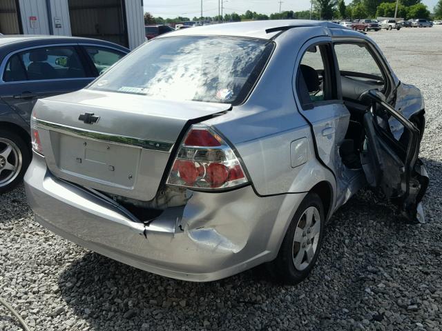 KL1TD56618B278729 - 2008 CHEVROLET AVEO BASE Argent photo 4