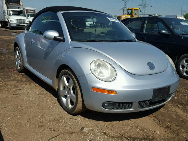 3VWSF31Y66M306880 - 2006 VOLKSWAGEN NEW BEETLE 银色 照片 1