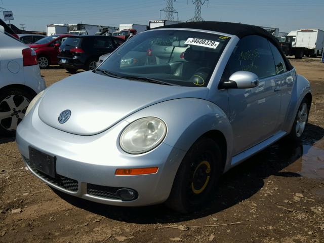 3VWSF31Y66M306880 - 2006 VOLKSWAGEN NEW BEETLE 银色 照片 2
