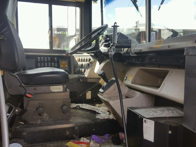 4UZAAXCT84CL82925 - 2004 FREIGHTLINER CHASSIS FS ყვითელი ფოტო 5