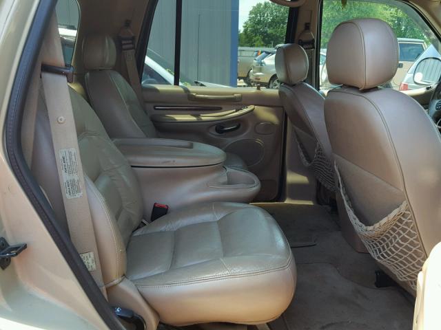 5LMFU28LXWLJ04939 - 1998 LINCOLN NAVIGATOR BROWN photo 6
