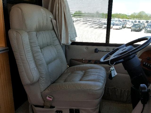 1RF43564642027447 - 2004 ROADMASTER RAIL MONOCOQUE BLACK photo 5