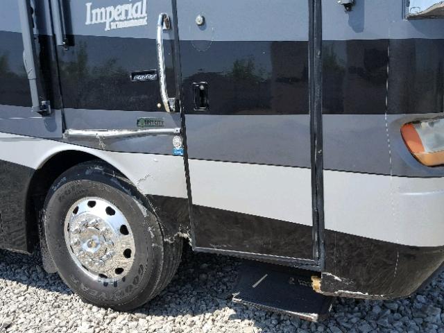 1RF43564642027447 - 2004 ROADMASTER RAIL MONOCOQUE BLACK photo 9