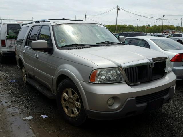 5LMFU28R04LJ11772 - 2004 LINCOLN NAVIGATOR SILVER photo 1