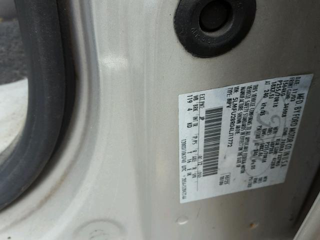 5LMFU28R04LJ11772 - 2004 LINCOLN NAVIGATOR SILVER photo 10