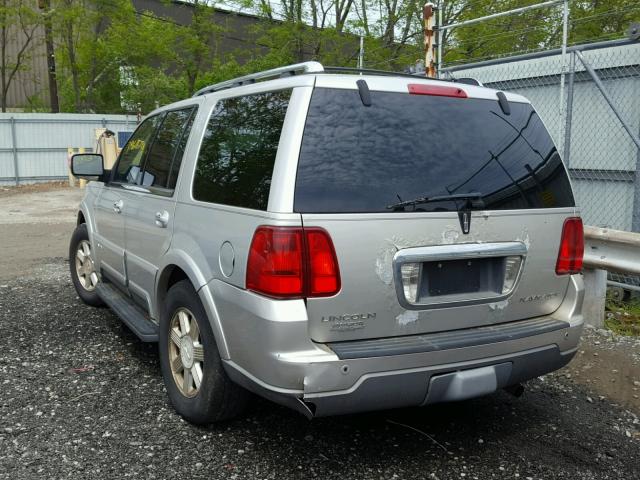 5LMFU28R04LJ11772 - 2004 LINCOLN NAVIGATOR SILVER photo 3