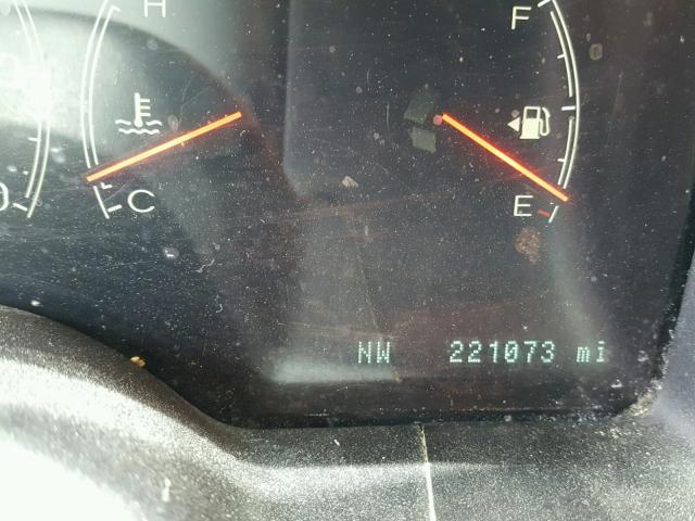 5LMFU28R04LJ11772 - 2004 LINCOLN NAVIGATOR SILVER photo 8