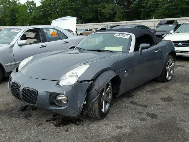 1G2MG35X78Y110517 - 2008 PONTIAC SOLSTICE G GRAY photo 2