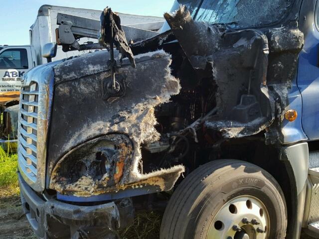 1FUJGLDR2DSBV2541 - 2013 FREIGHTLINER CASCADIA 1 BLUE photo 9