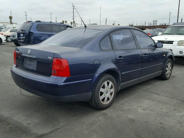 WVWPD63B6XE452034 - 1999 VOLKSWAGEN PASSAT GLX 蓝色 照片 4