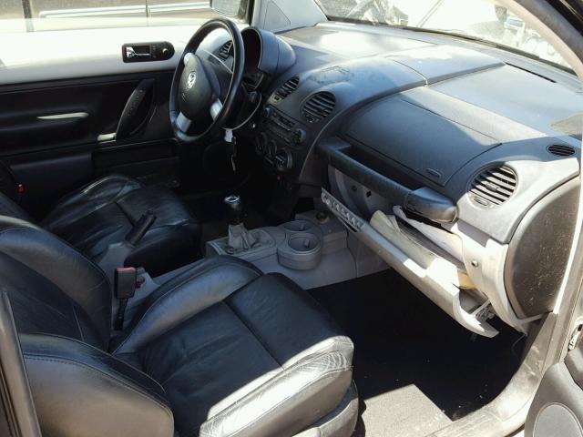 3VWED21C72M442799 - 2002 VOLKSWAGEN NEW BEETLE 黑色 照片 5