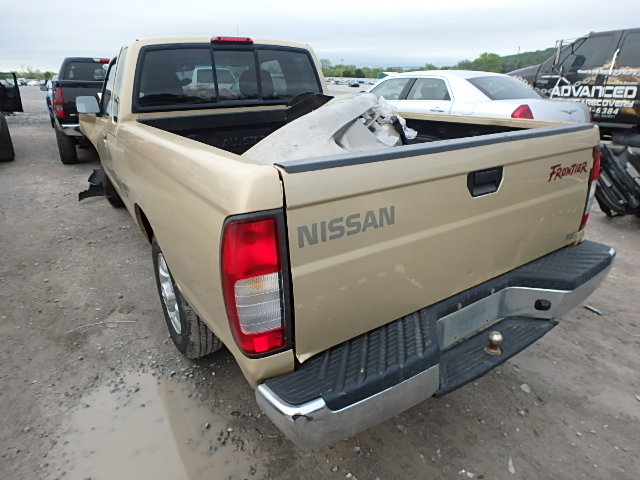 1N6DD26S4XC310040 - 1999 NISSAN FRONTIER K GOLD photo 3