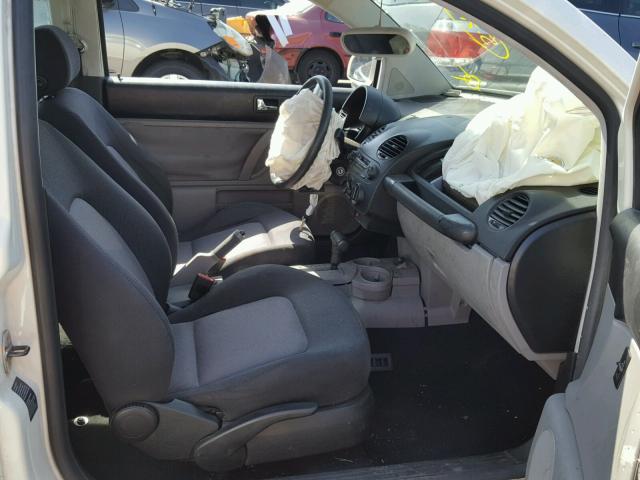 3VWBK21C83M404279 - 2003 VOLKSWAGEN NEW BEETLE 白色 照片 5