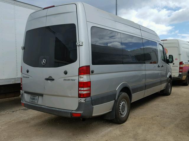 WDZPE8CC2C5617623 - 2012 MERCEDES-BENZ SPRINTER 2 SILVER photo 4