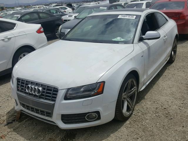 WAUVVAFR6CA016833 - 2012 AUDI S5 PRESTIG WHITE photo 2
