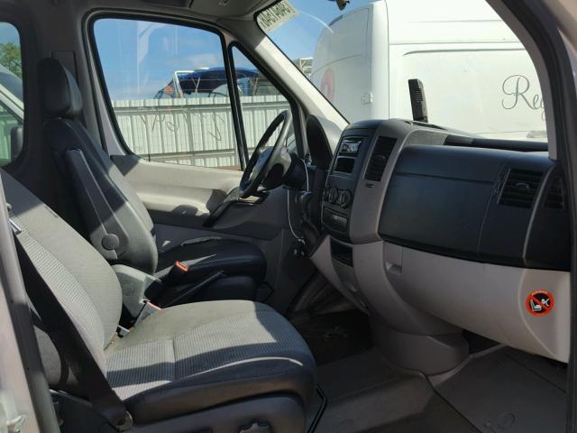 WDZPE8CC6D5759636 - 2013 MERCEDES-BENZ SPRINTER 2 SILVER photo 5