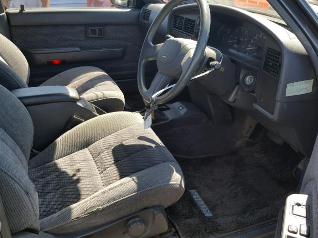 LN1300041472 - 1990 TOYOTA HILUX GRAY photo 5