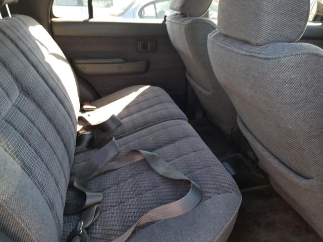 LN1300041472 - 1990 TOYOTA HILUX GRAY photo 6